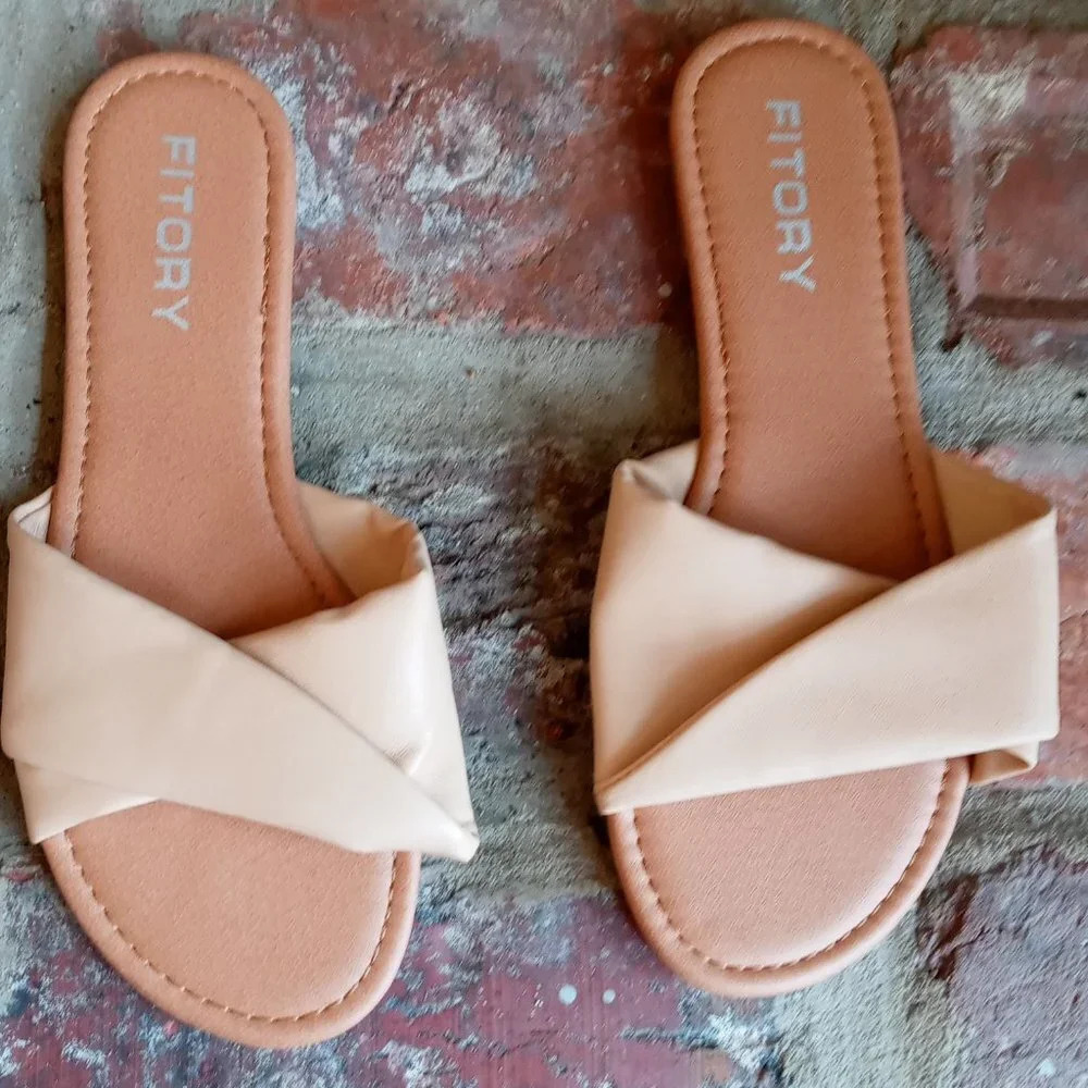 Fitory Camel Sandals NWOB